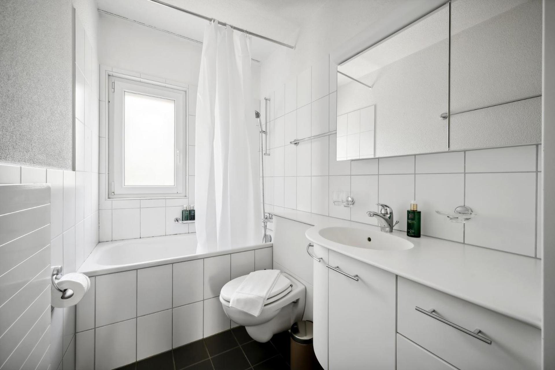 Comfortable Stay In Oerlikon 20 Minutes Away From Zurich Airport Exterior photo