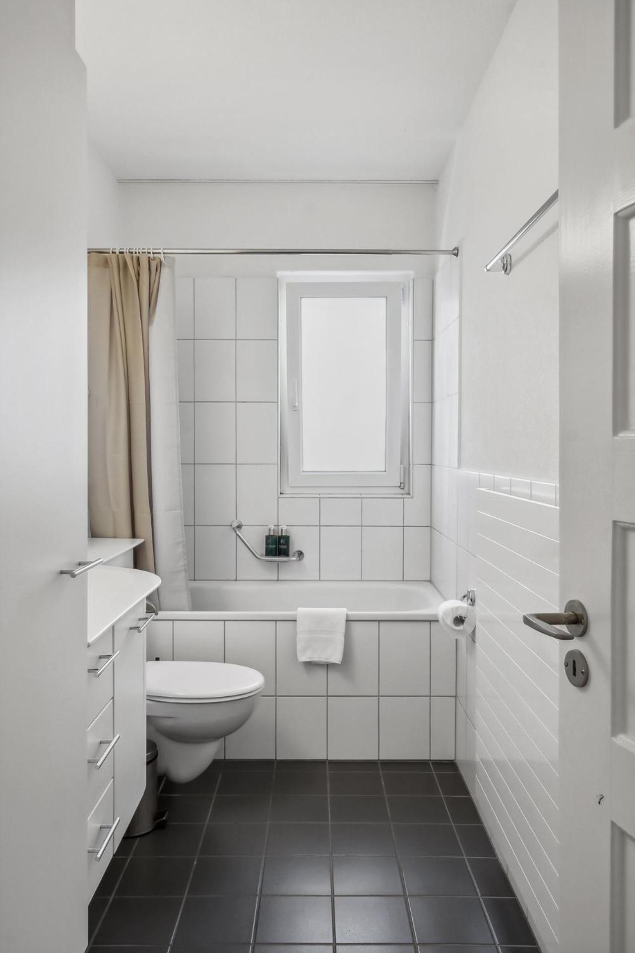 Comfortable Stay In Oerlikon 20 Minutes Away From Zurich Airport Exterior photo